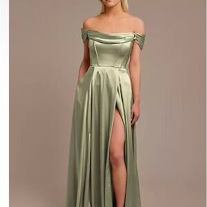 David’s Bridal Eucalyptus Galina Signature Dress size 18